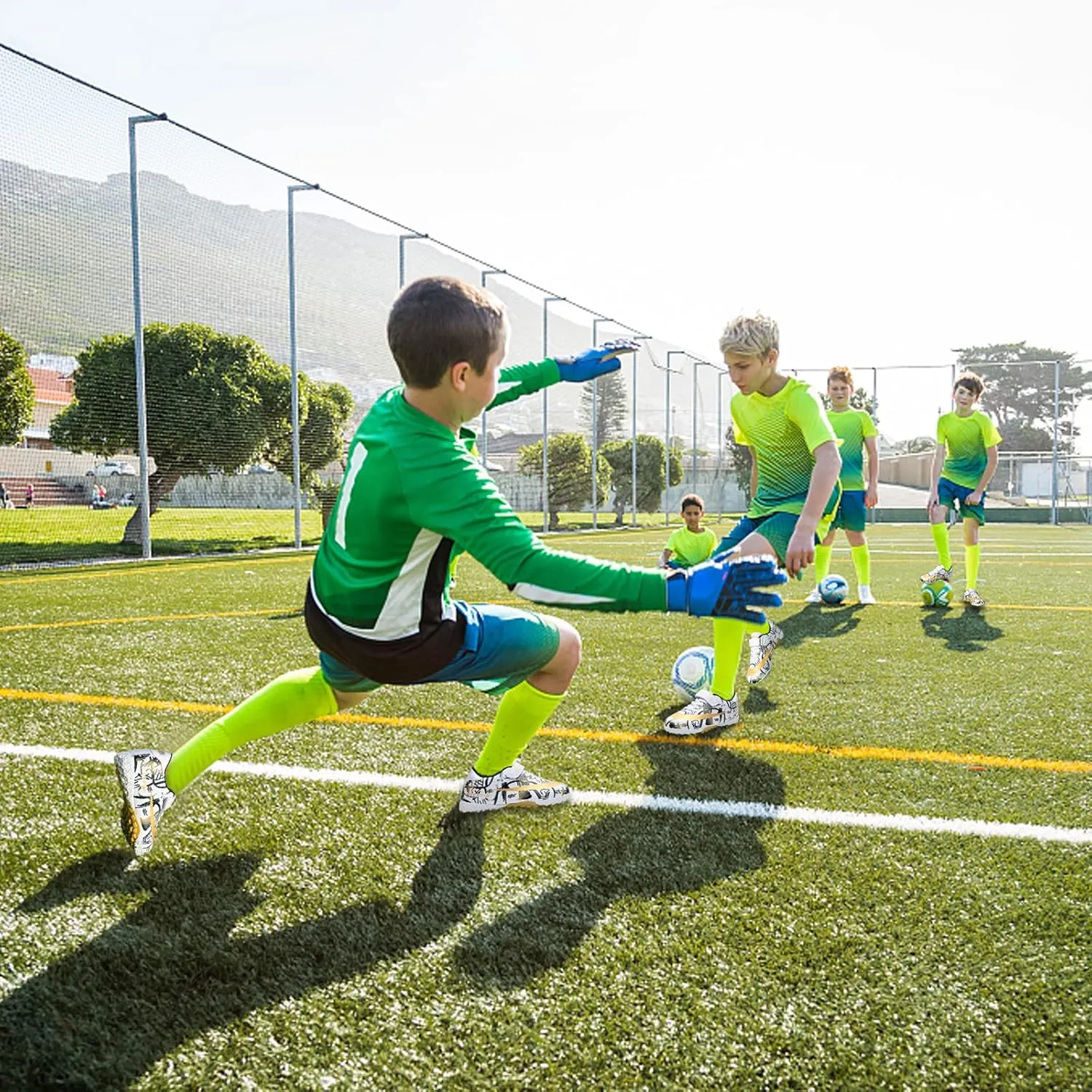 Mnplciea Kids Soccer Cleats Boys Girls Athletic Football Shoes Teenager Outdoor Indoor Anti-SlipTurf Soccer Shoes